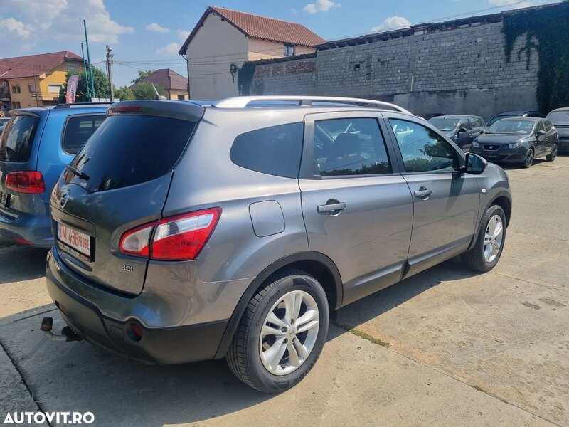 Nissan Qashqai+2